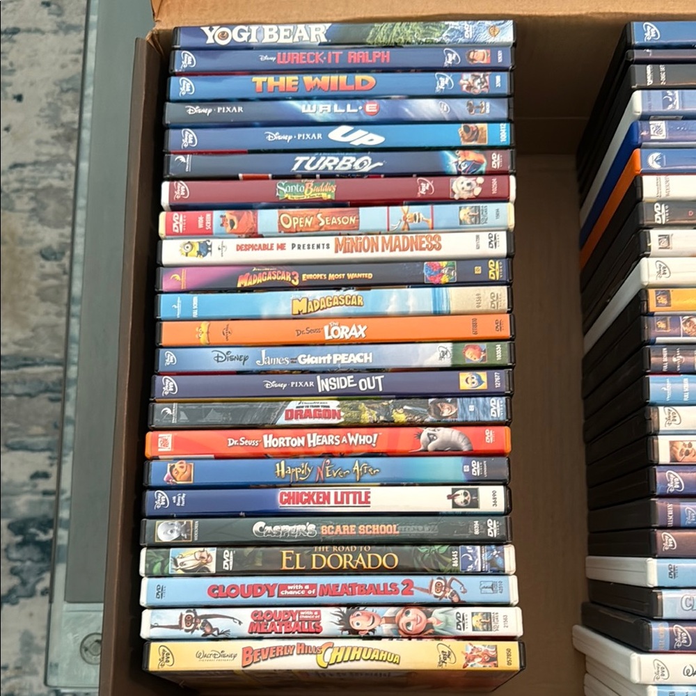 Set of 23 DVDs Disney, Dreamworks, etc